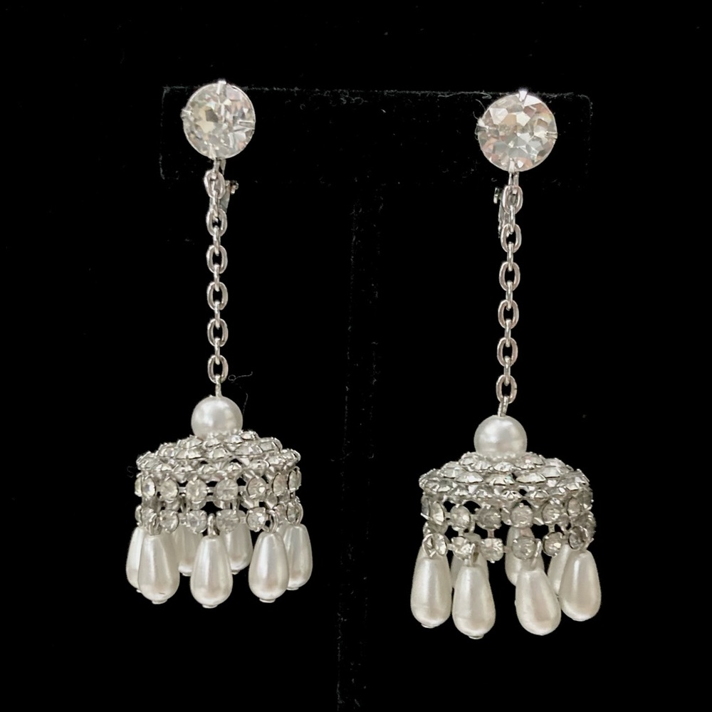 Vintage Pearl rhinestone chandelier earrings 2.5" - Picture 1 of 7